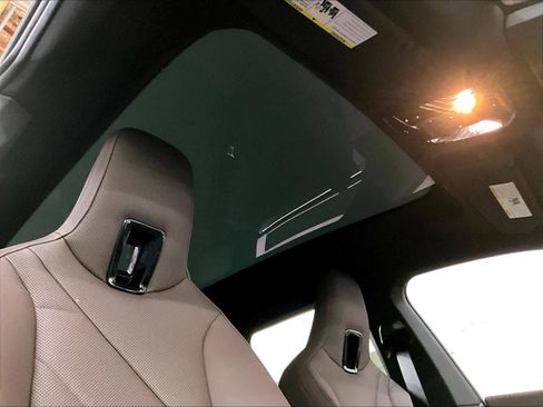 Used 2023 BMW iX xDrive50 image 23