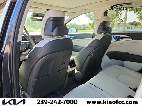 New 2026 Kia Sportage EX w/ EX Panorama Roof Package FWD image 13
