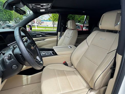 Used 2023 Cadillac Escalade Premium Luxury w/ Performance Package image 5