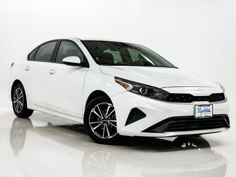 Certified 2023 Kia Forte LXS image 5