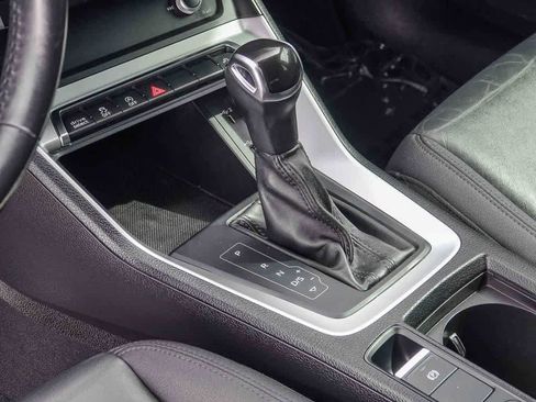 Used 2020 Audi Q3 2.0T Premium image 17