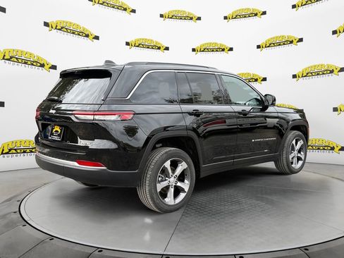 New 2026 Jeep Grand Cherokee Limited w/ Luxury Tech Group II RWD image 5