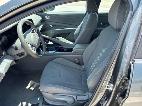 Used 2024 Hyundai Elantra SEL w/ Convenience Package FWD image 11