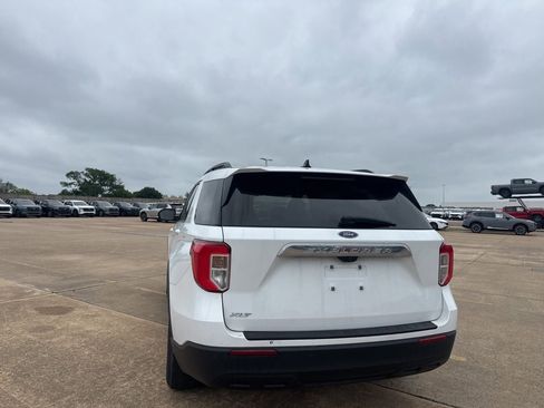 Used 2022 Ford Explorer XLT RWD image 16