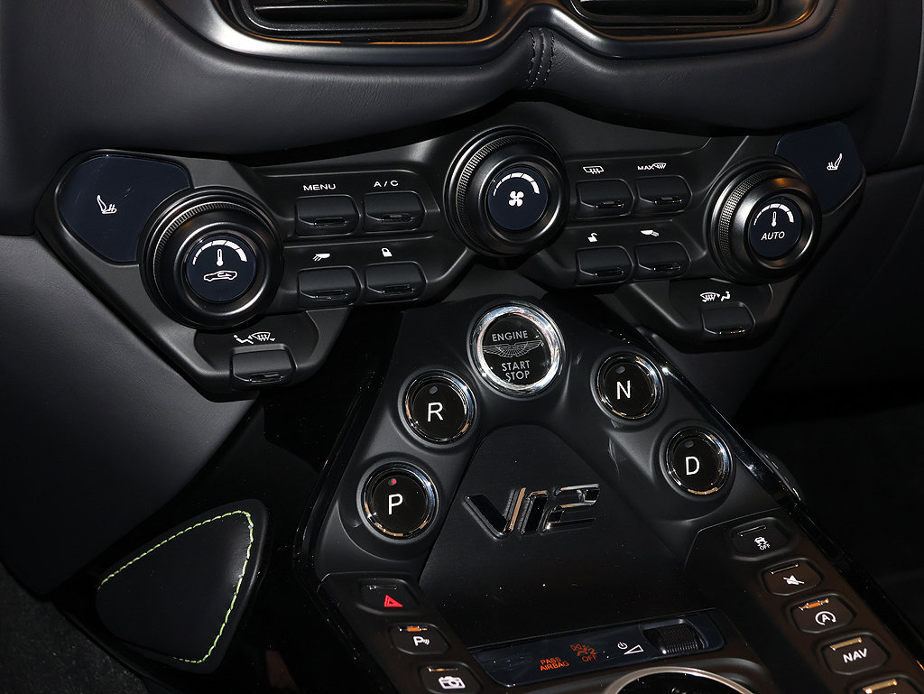 Used 2023 Aston Martin V12 Vantage RWD image 94