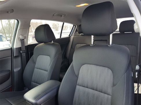 Used 2020 Kia Sportage LX image 10