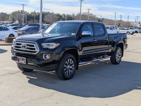 Used 2022 Toyota Tacoma Limited image 10