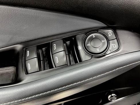 Used 2018 Buick Enclave Essence image 15