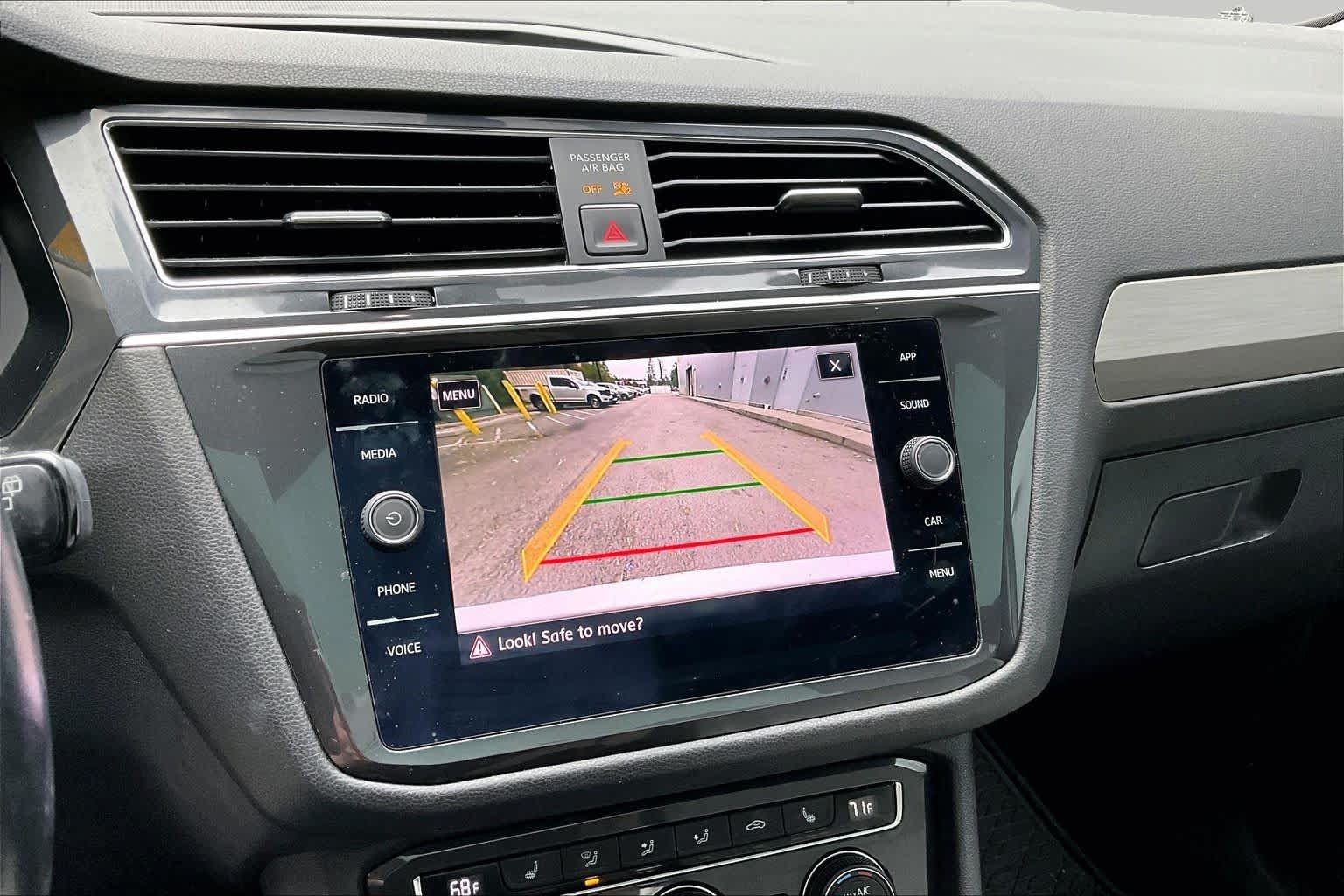Used 2018 Volkswagen Tiguan SE w/ Panoramic Sunroof Package AWD/4WD image 28