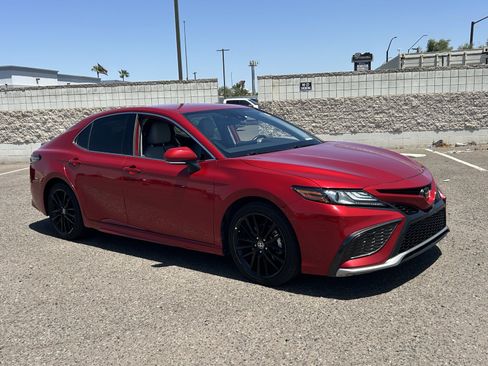 Used 2022 Toyota Camry XSE w/ Carpet Mat Package (TMS) FWD image 17