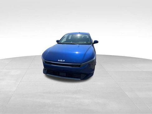Used 2025 Kia K4 EX image 3