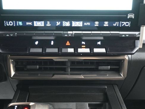 Used 2025 GMC Hummer EV 3X AWD/4WD image 23