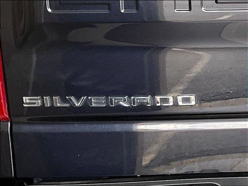 Used 2022 Chevrolet Silverado 1500 LT AWD/4WD image 27