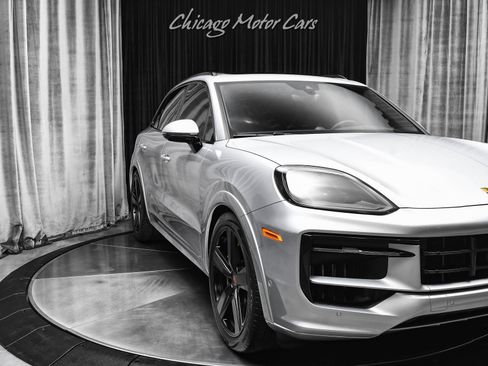 Used 2025 Porsche Cayenne GTS image 50