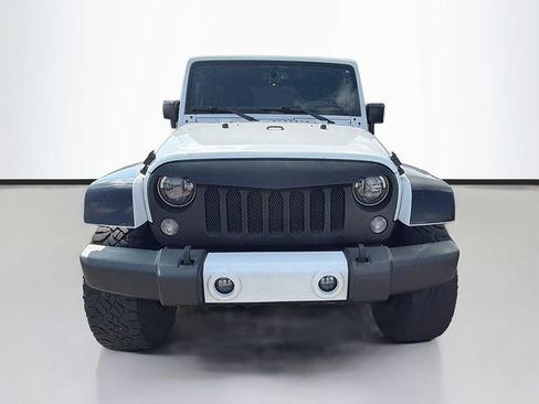 Used 2015 Jeep Wrangler Unlimited Sahara w/ Connectivity Group AWD/4WD image 2