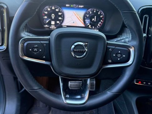 Used 2022 Volvo XC40 T5 R-Design w/ Advanced Package AWD/4WD image 12