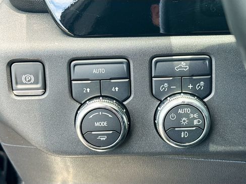 Used 2025 GMC Sierra 1500 Elevation AWD/4WD image 11