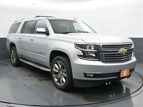 Used 2016 Chevrolet Suburban LTZ RWD image 2