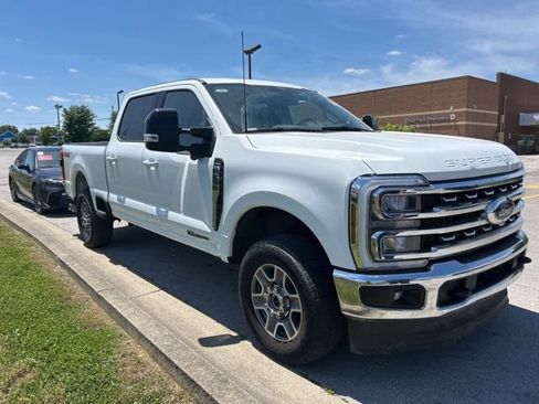 Used 2024 Ford F250 Lariat AWD/4WD image 2