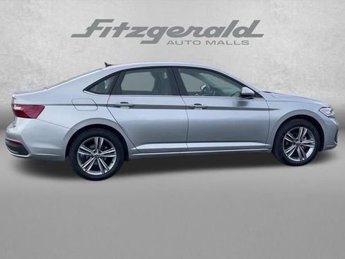Used 2024 Volkswagen Jetta SE FWD image 44