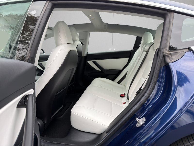 Used 2018 Tesla Model 3 Long Range AWD/4WD image 10
