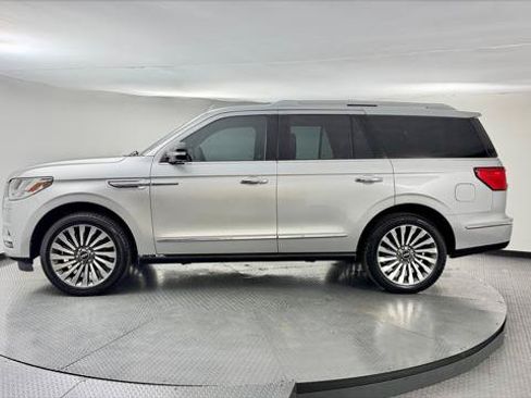 Used 2018 Lincoln Navigator Reserve AWD/4WD image 3