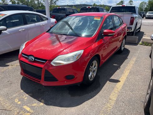 Used 2013 Ford Focus SE FWD image 2