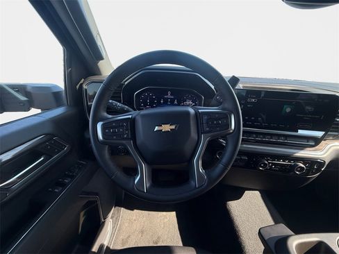 Used 2024 Chevrolet Silverado 2500 LTZ image 11