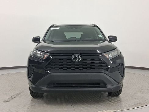 Used 2020 Toyota RAV4 LE image 6