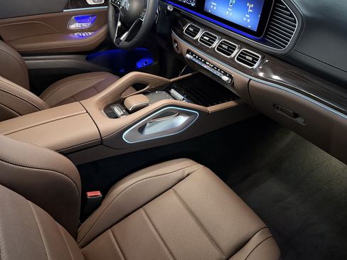 New 2026 Mercedes-Benz GLS 450 4MATIC image 16