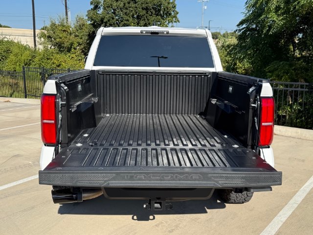 Used 2025 Toyota Tacoma TRD Sport AWD/4WD image 30
