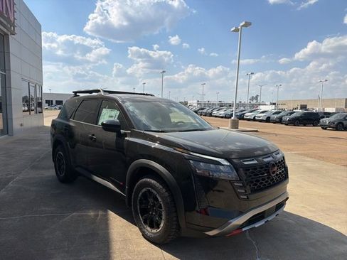 New 2026 Nissan Pathfinder Rock Creek w/ Rock Creek Premium Package AWD/4WD image 6