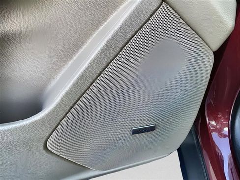 Used 2017 Cadillac XT5 Luxury w/ Driver Awareness Package image 26