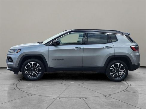 Certified 2022 Jeep Compass Limited image 9