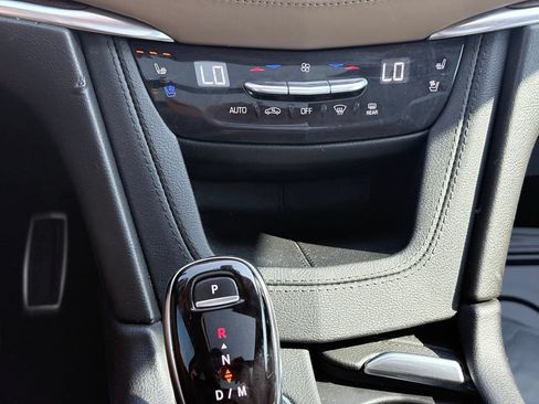Used 2022 Cadillac XT5 Sportv w/ Platinum Package AWD/4WD image 11