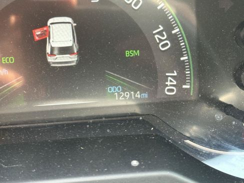 Used 2025 Toyota RAV4 XLE FWD image 13