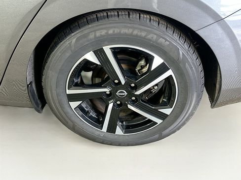 Used 2024 Nissan Sentra SV image 11