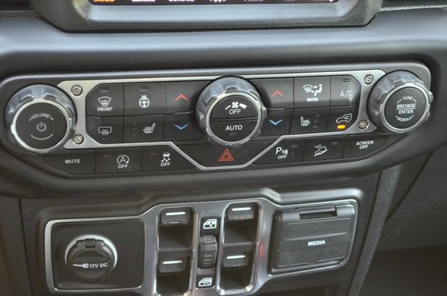 Used 2021 Jeep Wrangler Unlimited Sahara AWD/4WD image 31