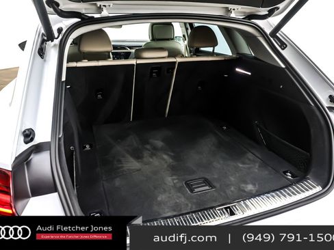 Used 2024 Audi Q8 e-tron Premium Plus w/ Premium Plus Package image 24