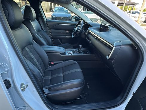 Used 2024 MAZDA CX-50 AWD 2.5 S w/ Preferred Package image 22