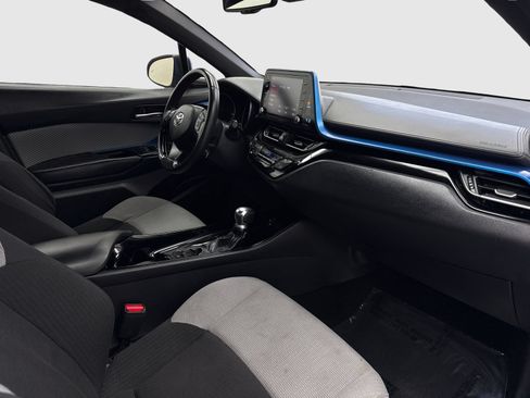 Used 2019 Toyota C-HR XLE FWD image 42