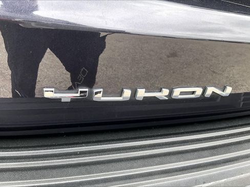 Used 2023 GMC Yukon XL Denali Ultimate AWD/4WD image 10