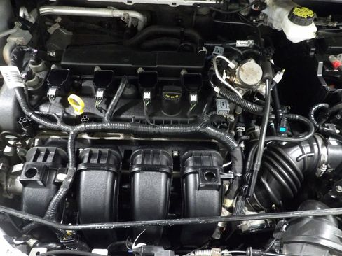 Used 2018 Ford Focus SE FWD image 17