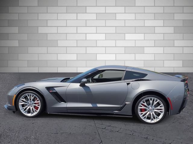 Used 2015 Chevrolet Corvette Z06 w/ 3LZ Preferred Equipment Group RWD image 2
