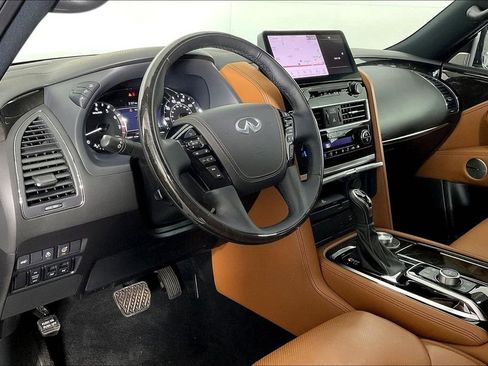 Used 2024 INFINITI QX80 Sensory AWD/4WD image 17