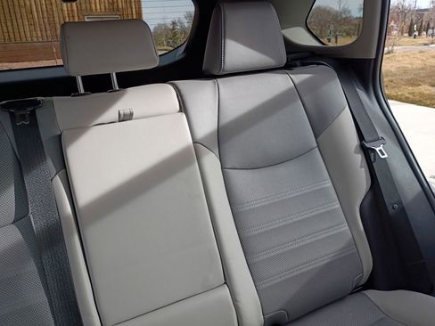 Used 2021 Toyota RAV4 Limited image 21