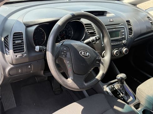 Used 2017 Kia Forte LX FWD image 7