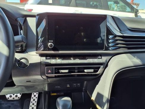 Used 2025 Toyota Camry SE image 17