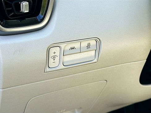 Used 2023 Kia Sorento S FWD image 10