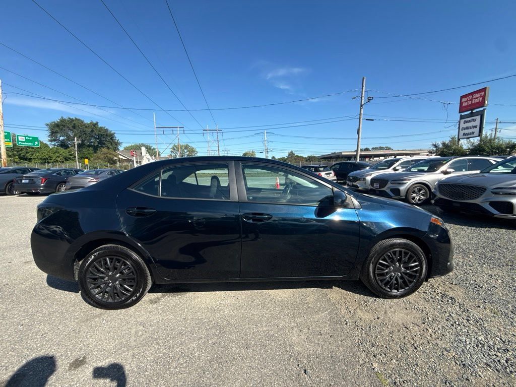 Used 2018 Toyota Corolla LE FWD image 21